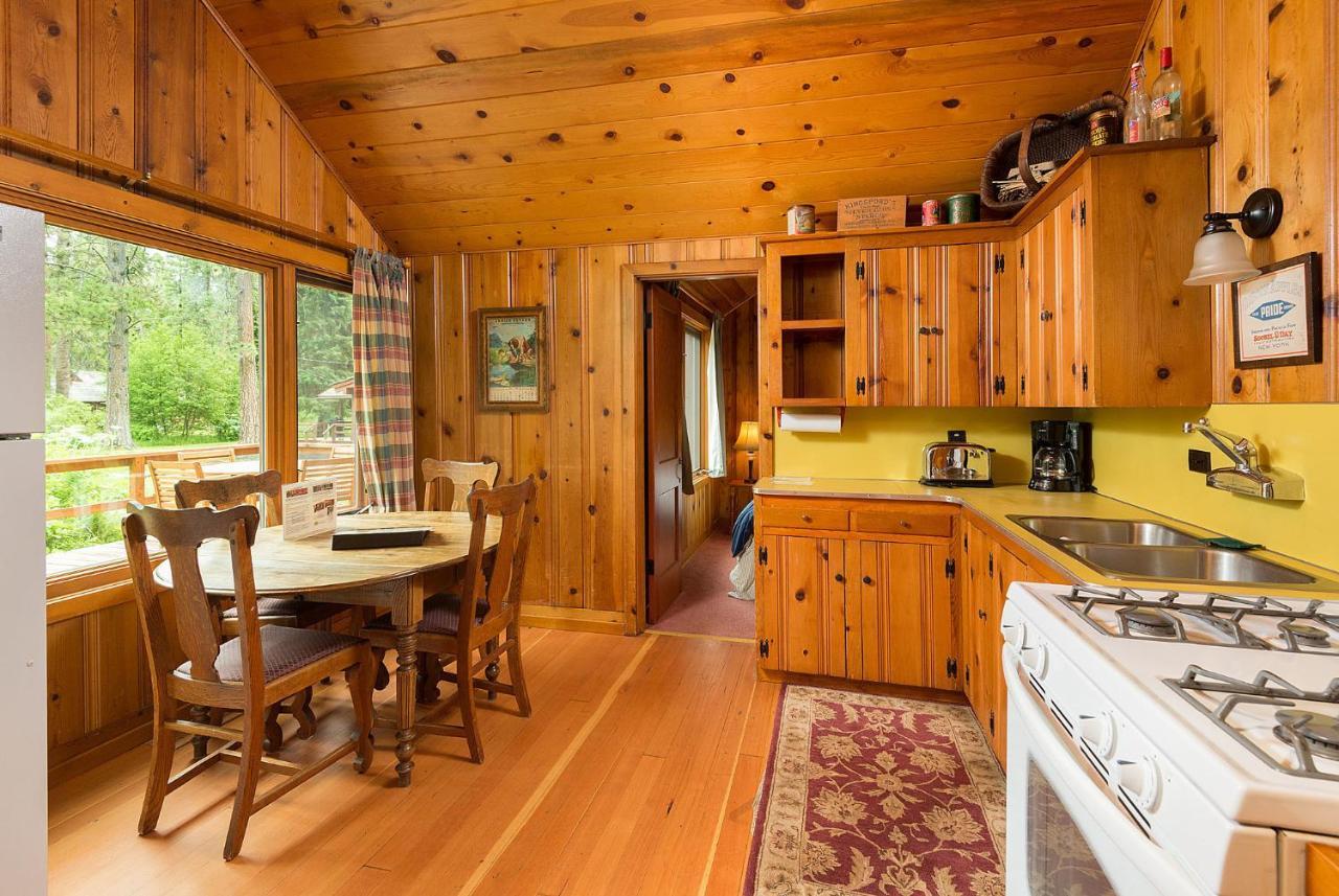 Lake Creek Lodge ベンド エクステリア 写真
