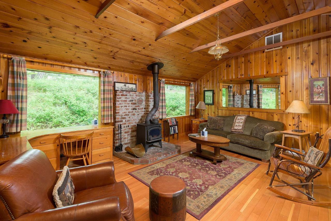 Lake Creek Lodge ベンド エクステリア 写真