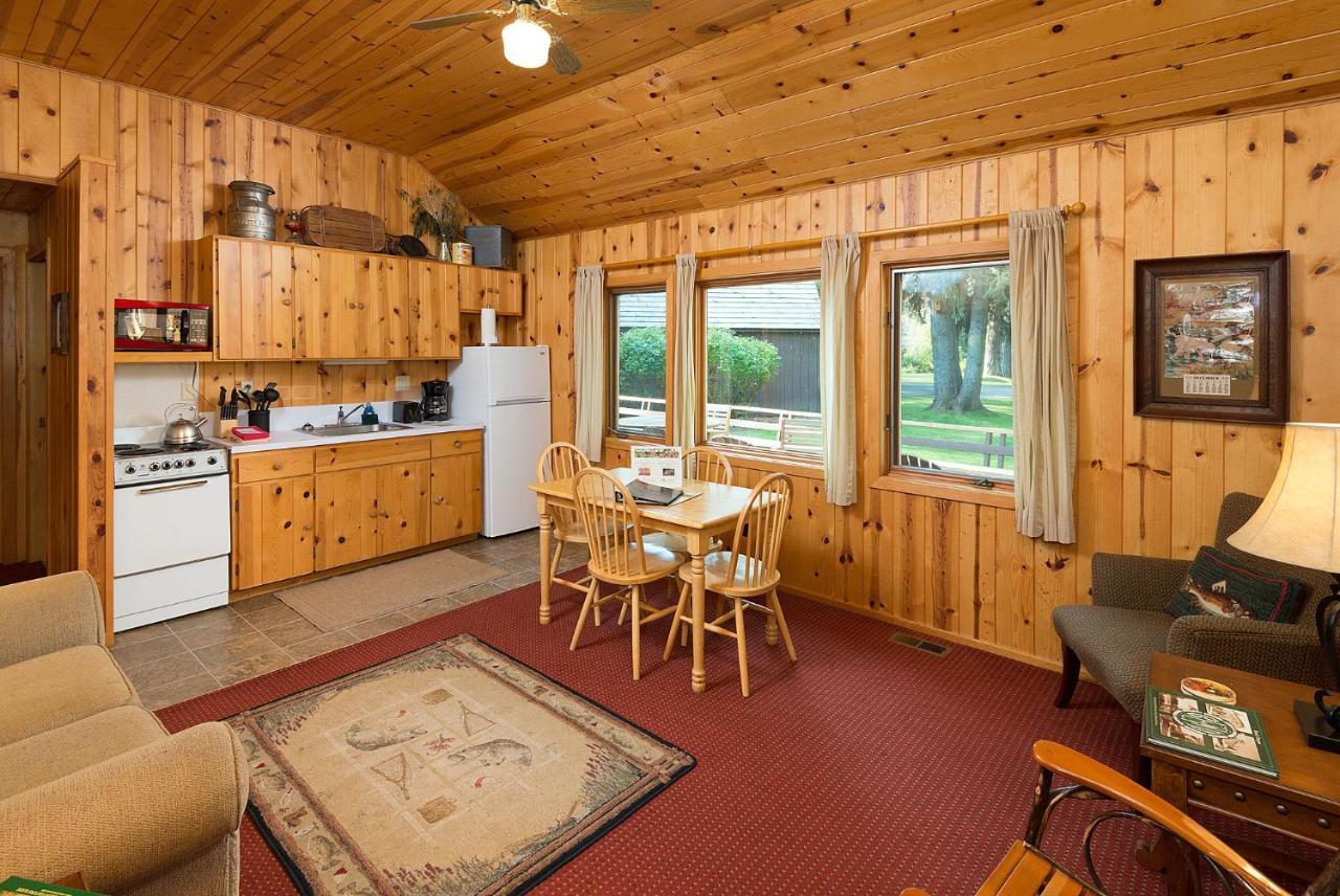 Lake Creek Lodge ベンド エクステリア 写真